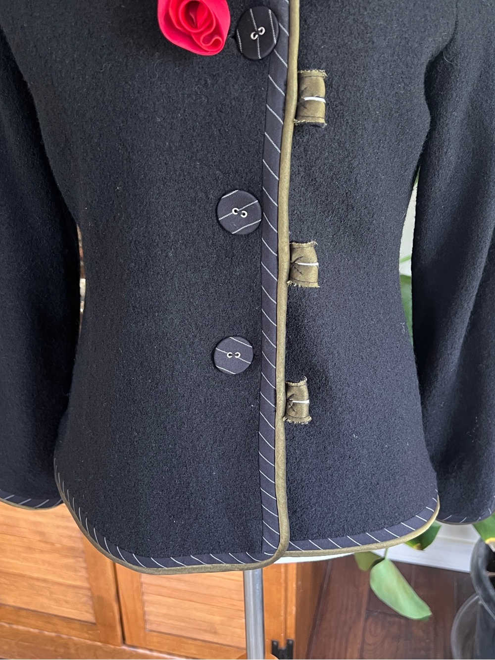 CoVelo Clothing Black Women's Wool Jacket with Red Floral Rose Accents M - Picture 5 of 16